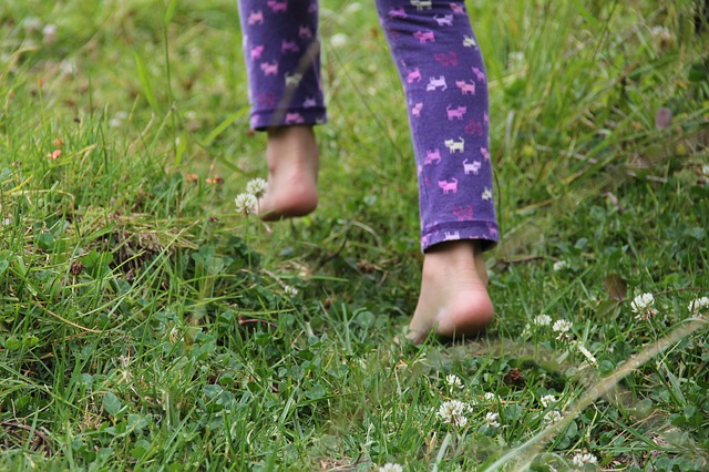 Child walking to school as an everyday way to stay active