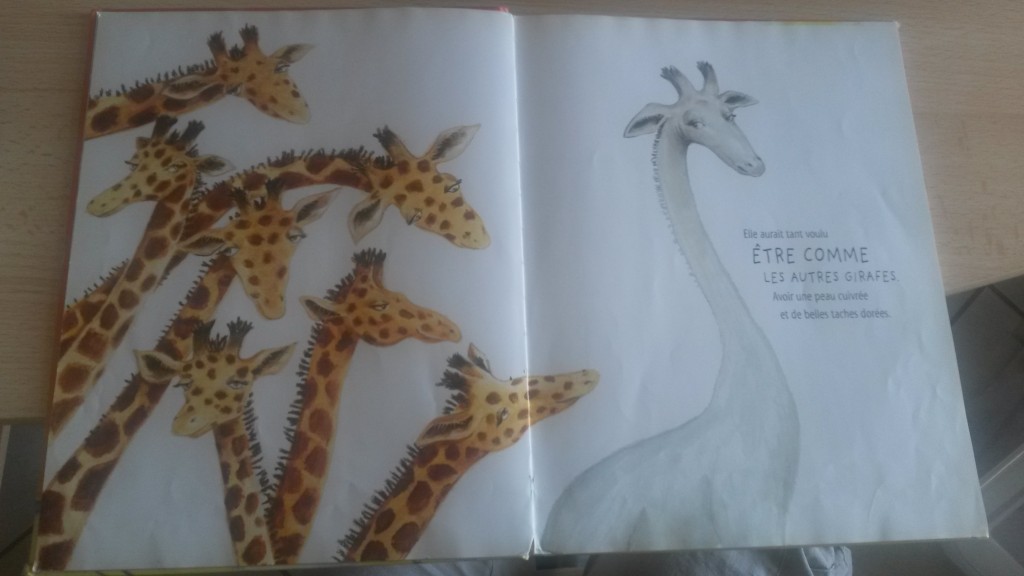la girafe blanche qui voulait ressembler à une vraie girafe