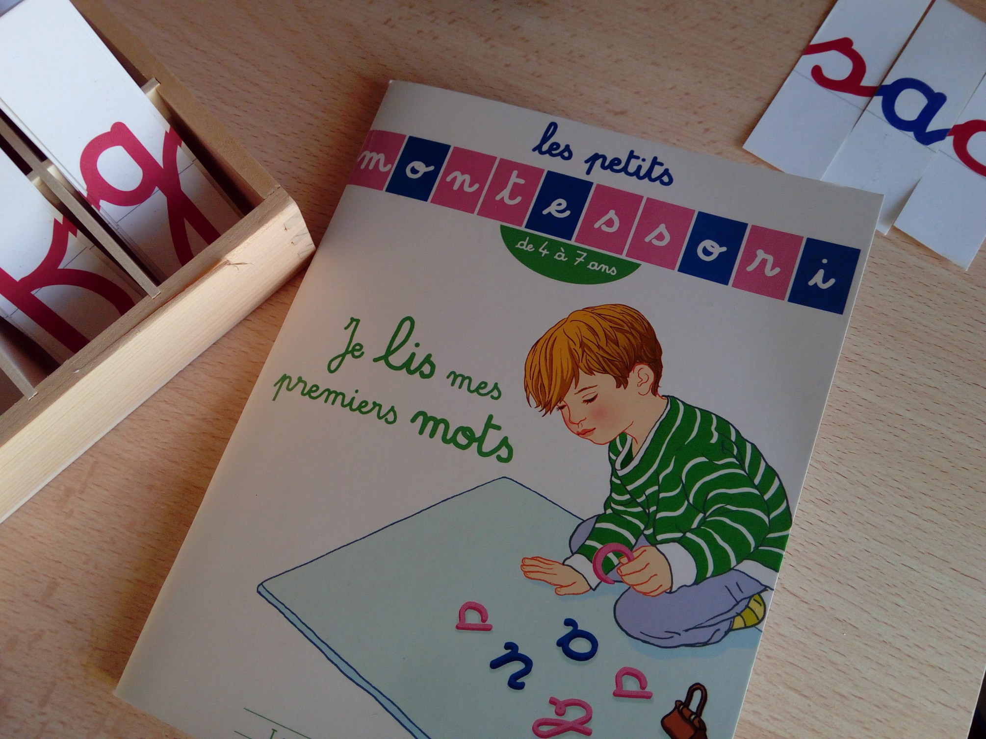 Les Petits Montessori - Je lis mes premiers mots
